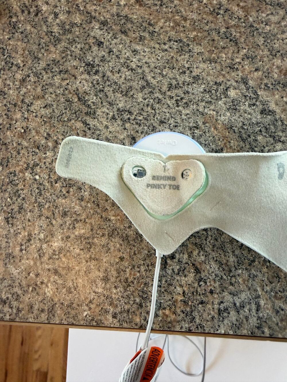 Owlet dream sock base sensor and 4 socks